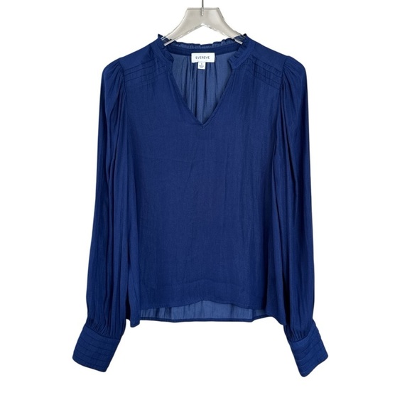 Evereve Tops - Evereve Navy Blouse Size Small